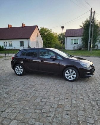 Opel Astra cena 31900 przebieg: 181000, rok produkcji 2015 z Szczecin małe 92